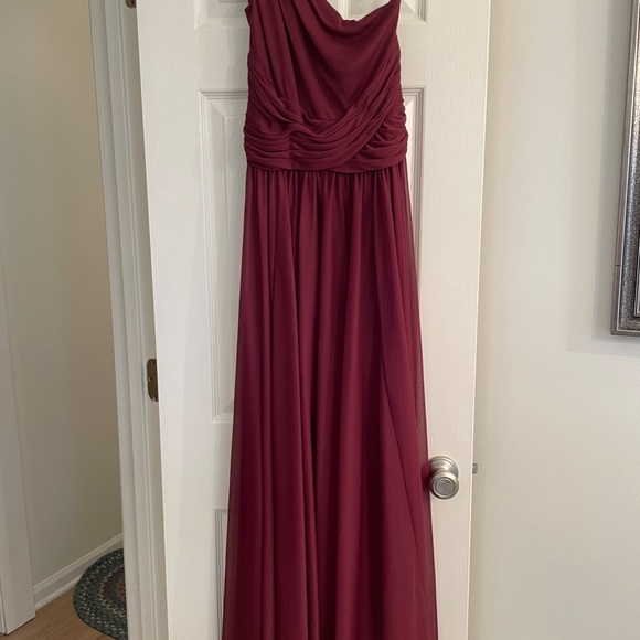 One-Shoulder Wine David’s Bridal Bridesmaid Dress - Picture 4 of 6